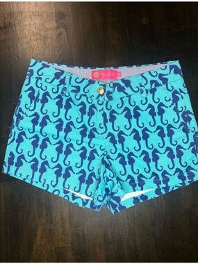 Vibrant seahorse pattern shorts Macbeth Collection